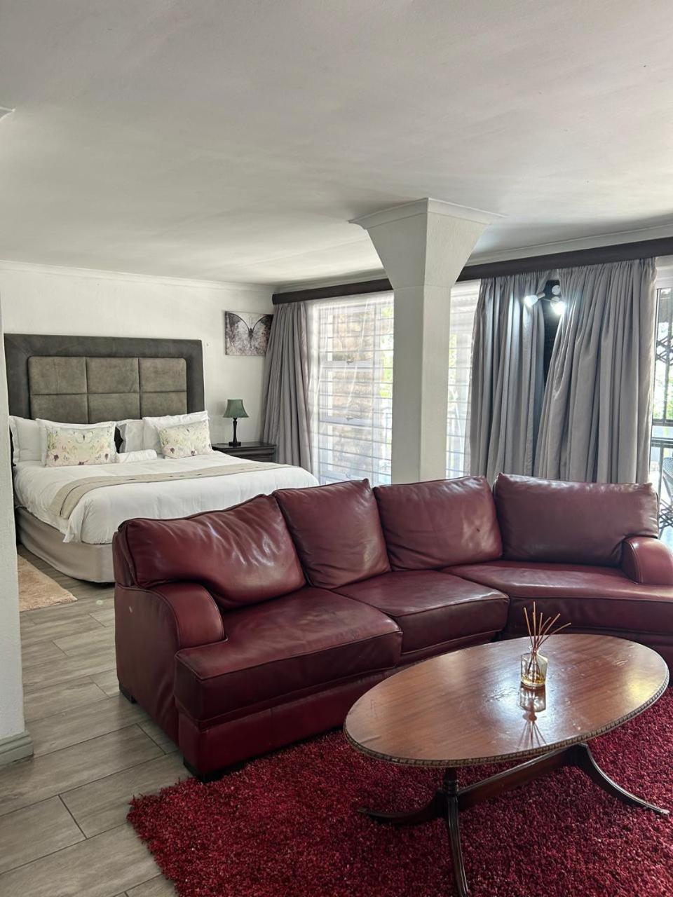Calla Lily Guesthouse Mbombela Eksteriør bilde