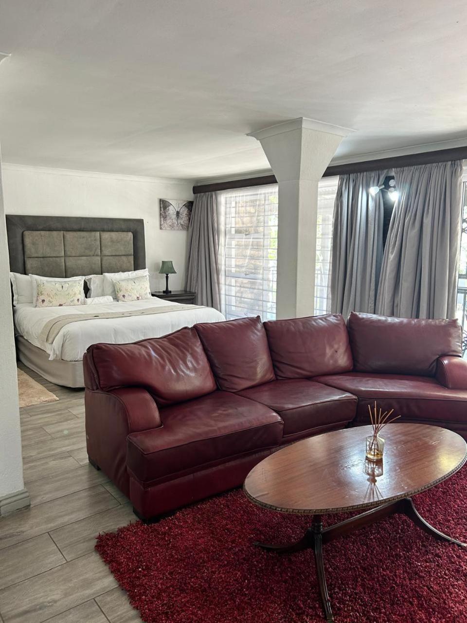 Calla Lily Guesthouse Mbombela Eksteriør bilde