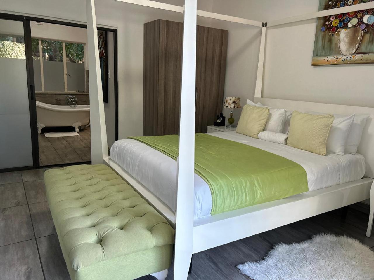 Calla Lily Guesthouse Mbombela Eksteriør bilde