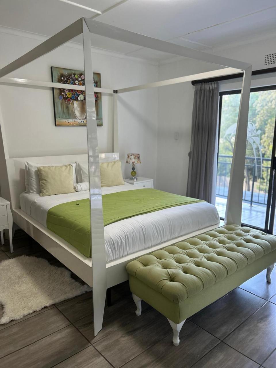 Calla Lily Guesthouse Mbombela Eksteriør bilde