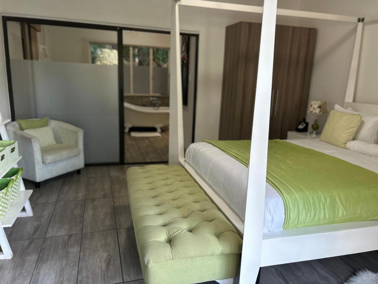 Calla Lily Guesthouse Mbombela Eksteriør bilde