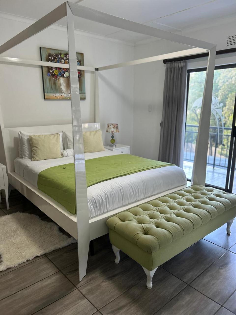 Calla Lily Guesthouse Mbombela Eksteriør bilde