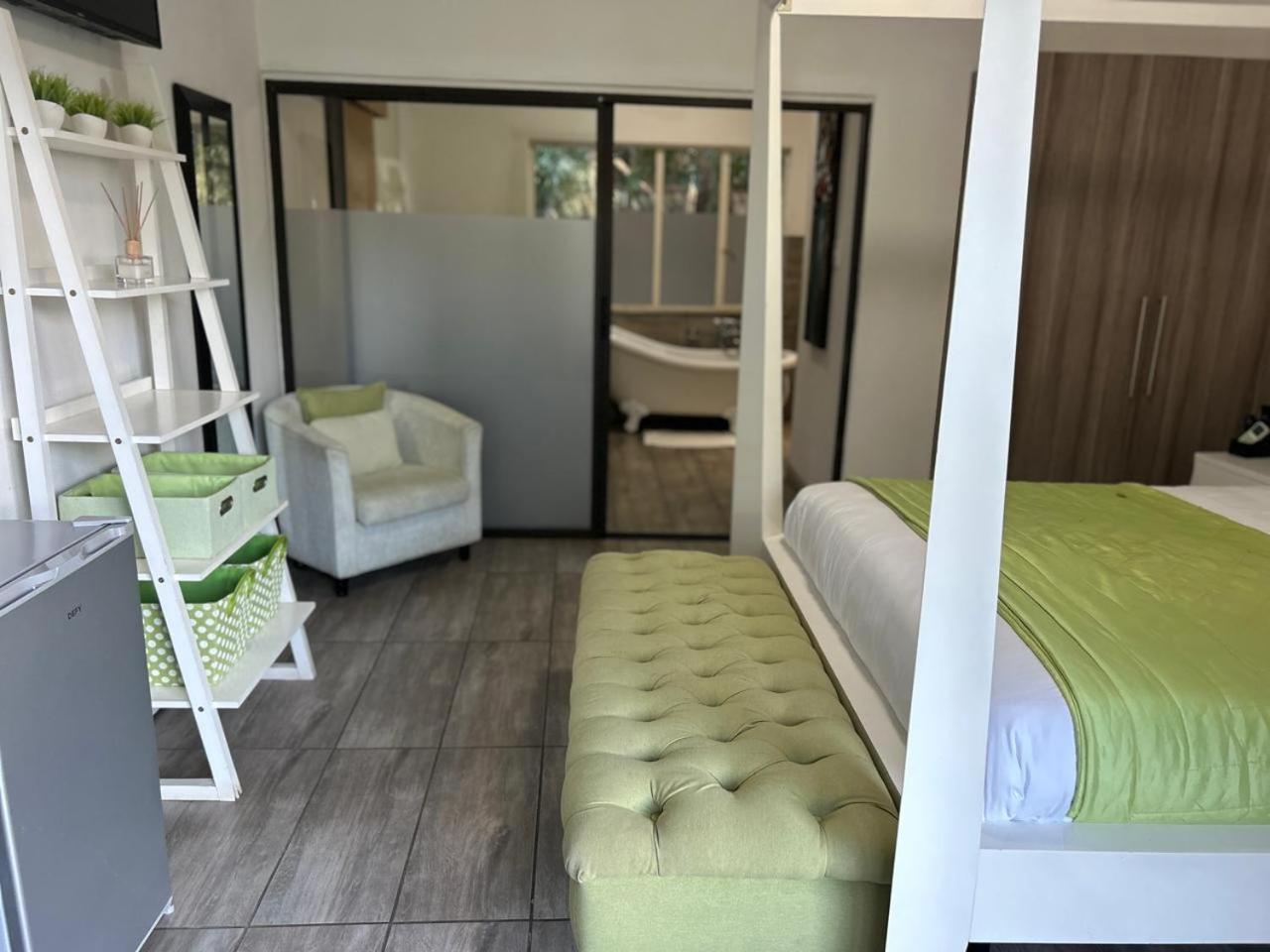 Calla Lily Guesthouse Mbombela Eksteriør bilde