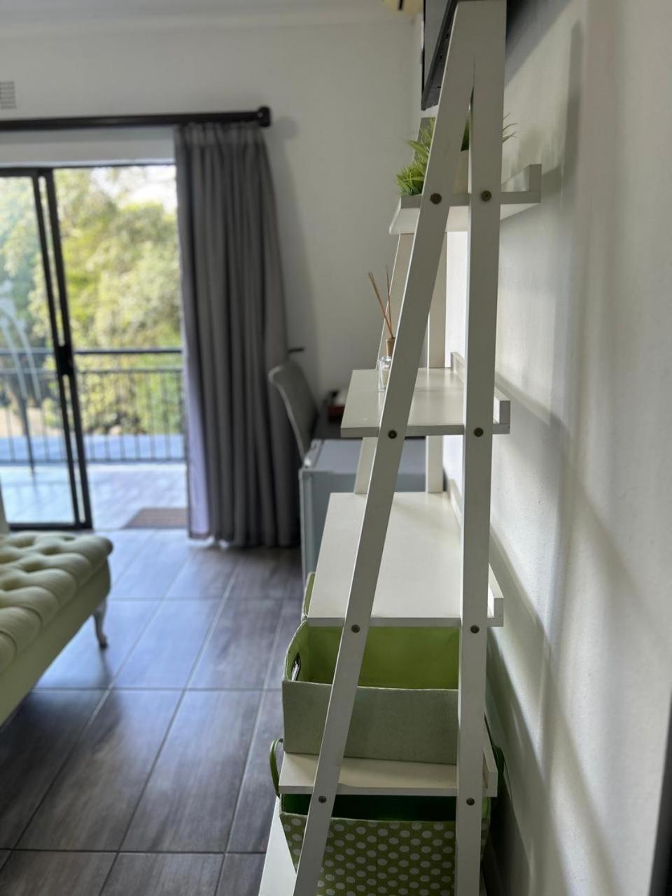 Calla Lily Guesthouse Mbombela Eksteriør bilde
