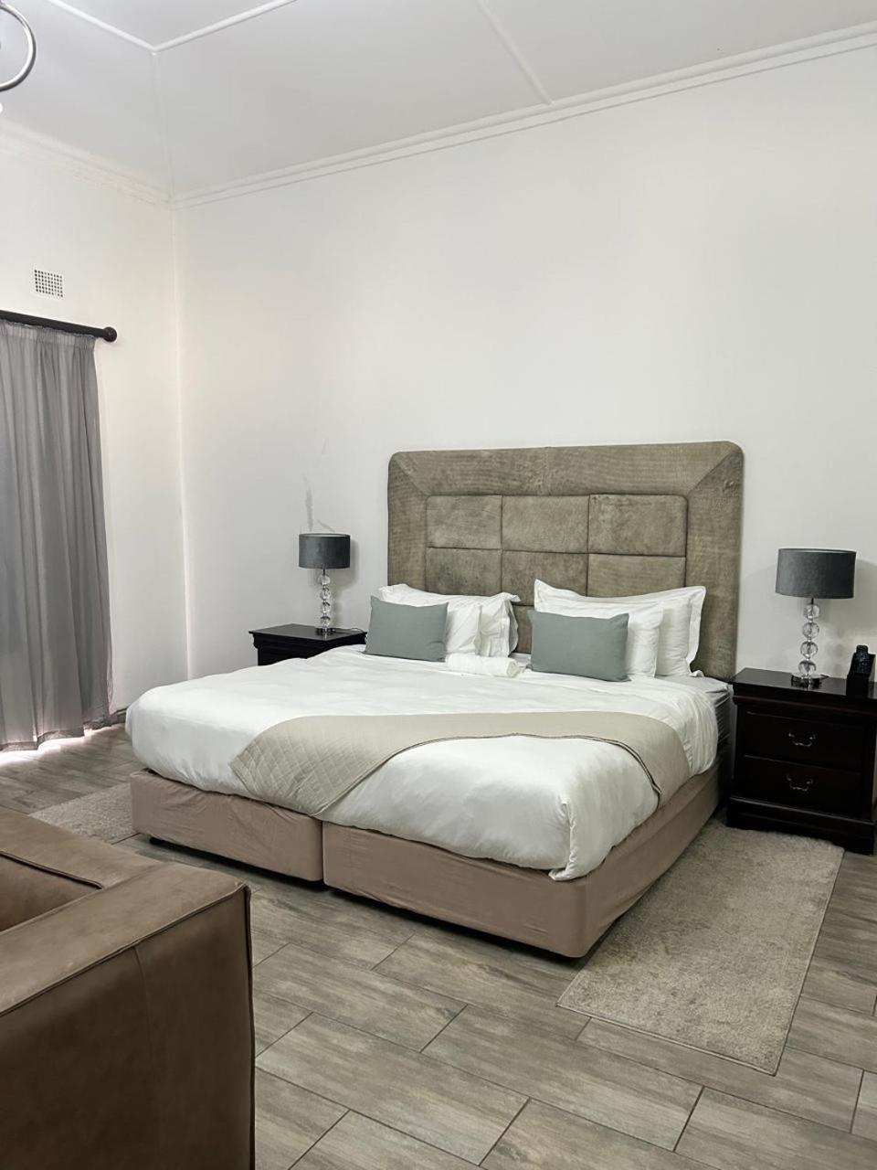 Calla Lily Guesthouse Mbombela Eksteriør bilde
